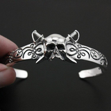 Piraten Totenkopf Armand mit Doppelschwertern